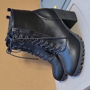 Size 9 leather boots New!!!!
